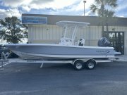 New 2023 Robalo R246 Cayman Bay boat for sale