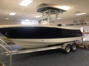 New 2022 Robalo ROBALO R230 Power Boat for sale