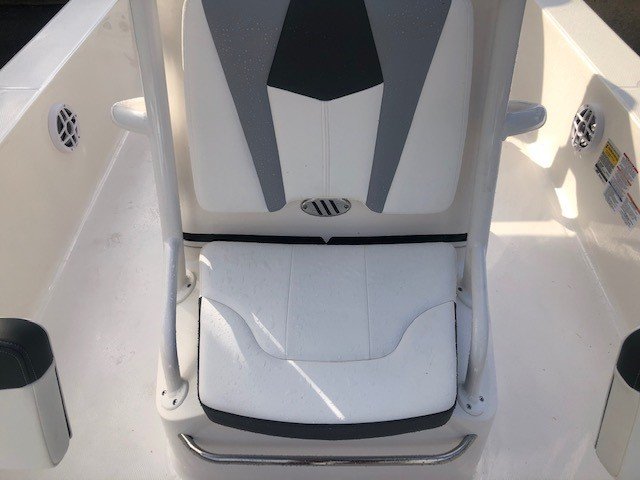 A Robalo R206 Cayman is a Power and could be classed as a Bay Boat, Center Console, Fish and Ski, Flats Boat, Freshwater Fishing, Saltwater Fishing, Ski Boat, Wakeboard Boat, Sport Fisherman,  or, just an overall Great Boat!